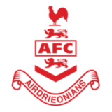 Έμβλημα της Αίρντριονιανς με κόκκινα γράμματα AFC και κορδέλα με το όνομα της ομάδας